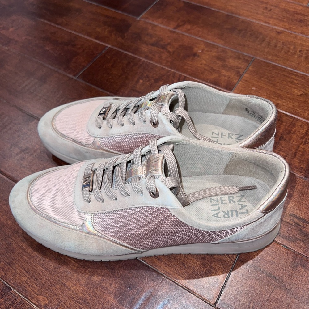 Stuart Weitzman Nude Gold sneakers - Picture 6 of 6